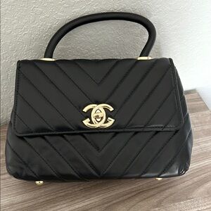 Black Quilted Fashion Handbag